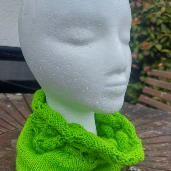 Green patterned cowl, feminine, gift for her