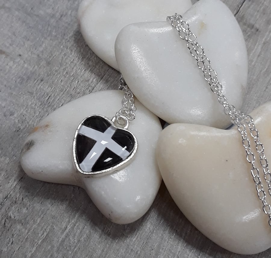 SPP03 St Piran's Cornish flag heart necklace