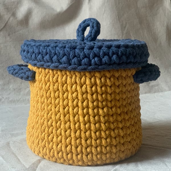 Crocheted storage, decorative basket with a lid. Made to order