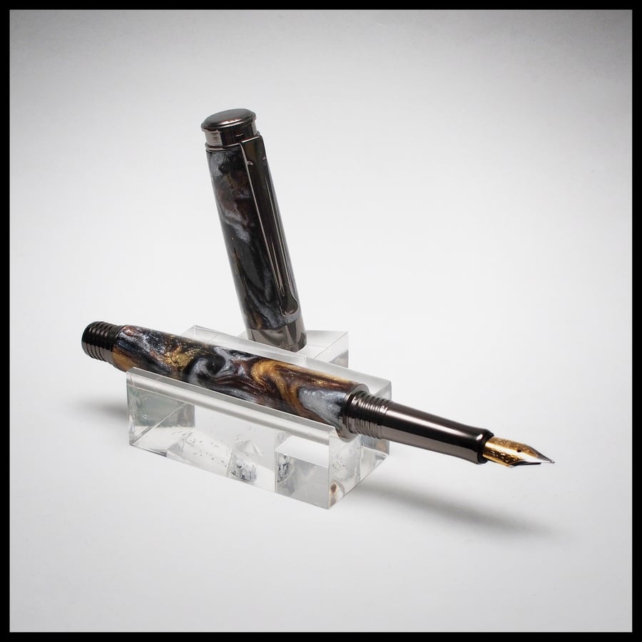 Pen. Diamond dust fountain pen.