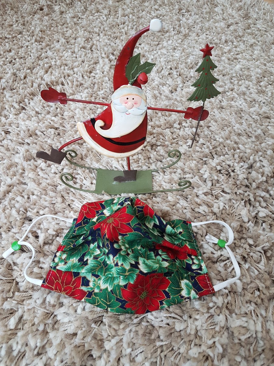 Adult festive face covering – Poinsettia Print 