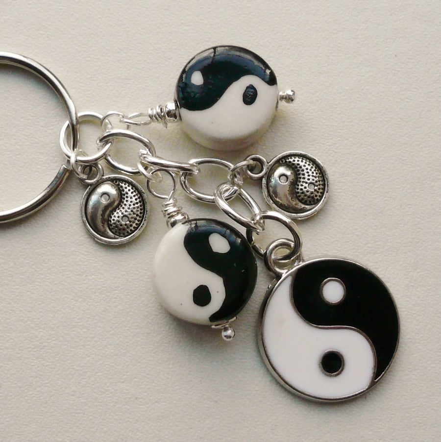 Keyring Bag Charm Black White Ceramic Enamel Painted Bead Yin-Yang   KCJ1623