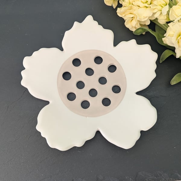 Ceramic cream large flower frog