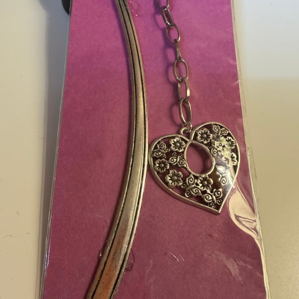 Metal carved hook bookmark