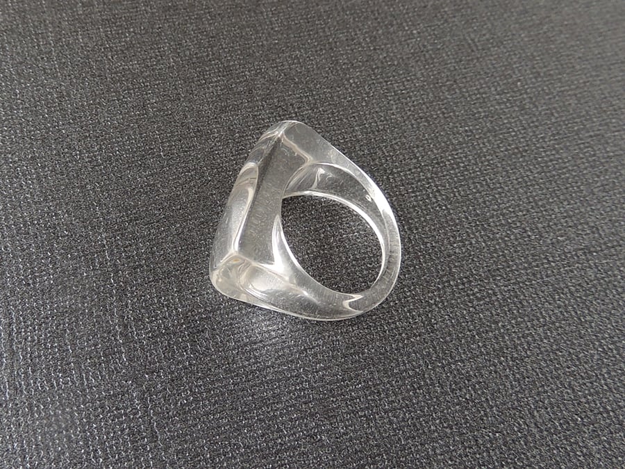 5 x Large Clear Acrylic Ring  (059)
