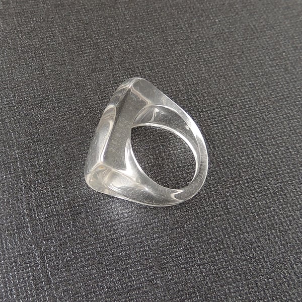 5 x Large Clear Acrylic Ring  (059)