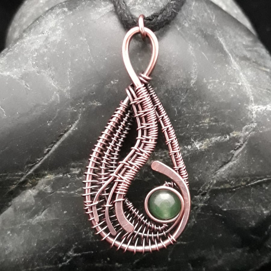 Copper Wire Weave Pendant with Green Aventurine bead