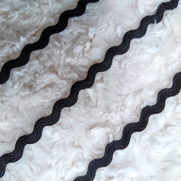 3 metres black narrow cotton RIC-RAC for sewing projects