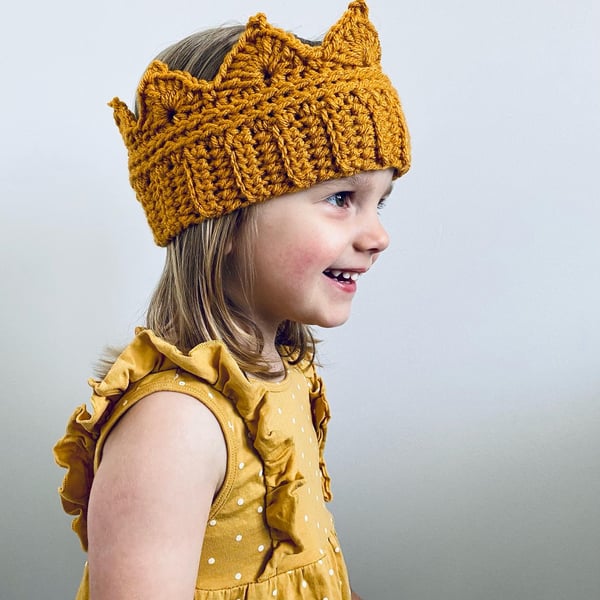Crochet Crown. Ear Warmer. 