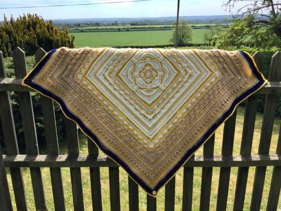 Stunning Crocheted Blanket 