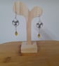 RED AND SILVER FACETED GLASS BEAD EARRINGS. - Image 3