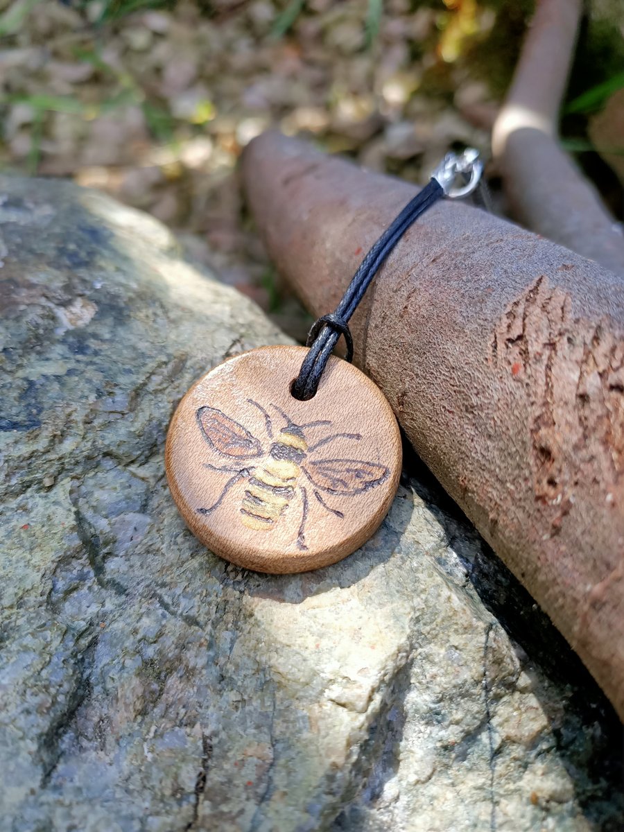 Pyrography Bee Wooden Elm Handmade Keyring