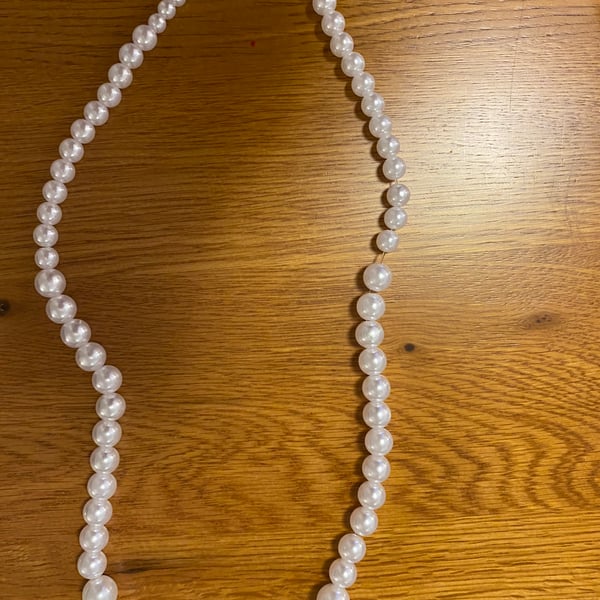 Pearl beaded necklace