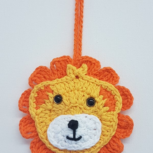 Crochet hanging lions head 