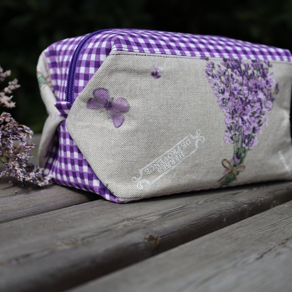 handmade cosmetic bag , zip bag , cosmetic bag , lavender print