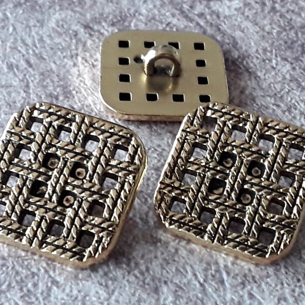 1" 25mm 40L Basket Weave Square Button x 4 pieces