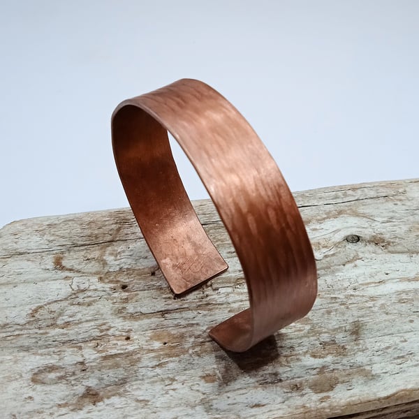 Hammered Copper Cuff Bangle Extra Small (BRCUOPOV10) - UK Free Post