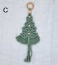 Macrame Christmas tree wall decoration - Image 4