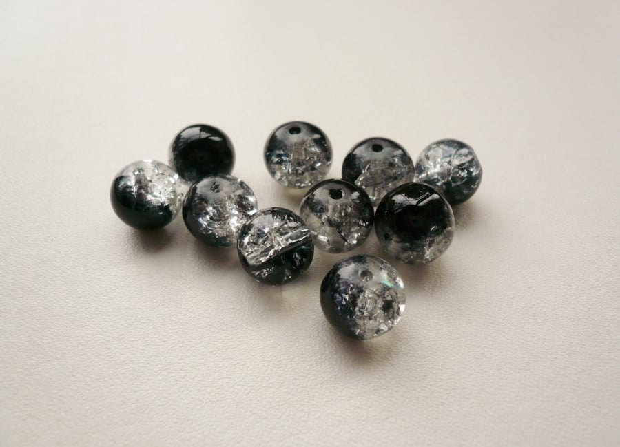 10 Black and Clear Round Glass Crackle Beads
