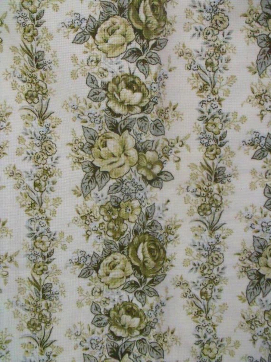 vintage green curtain fabric to upcycle, 1960s floral curtaining material