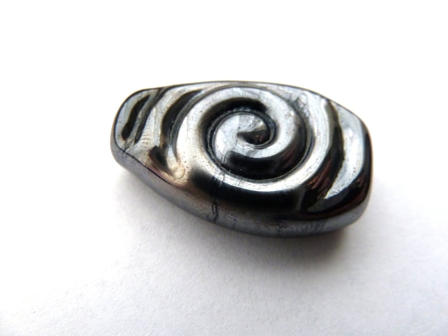grey and silver spiral focal bead