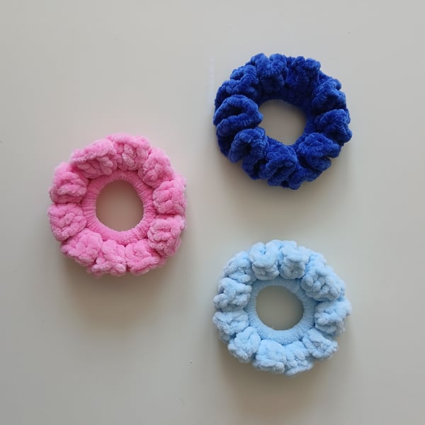 CROCHET Flutterby Scrunchies, Set of Three
