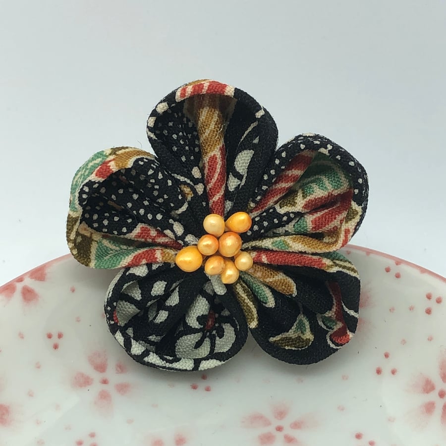 Ume Kanzashi Brooch- Black