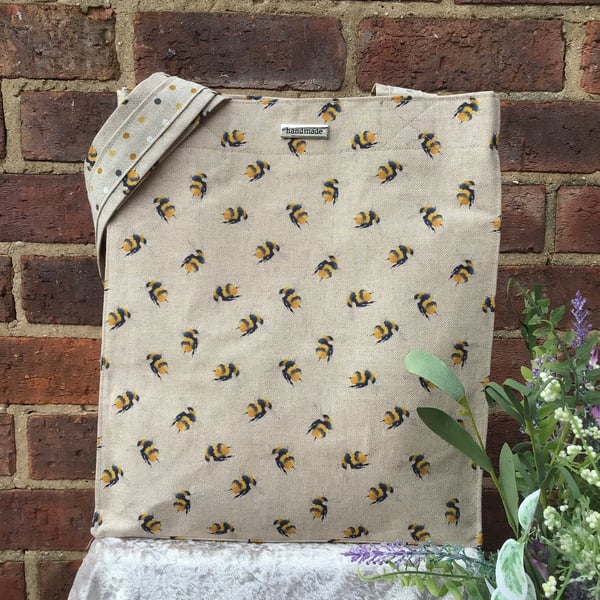 Small Bee Organiser Tote.