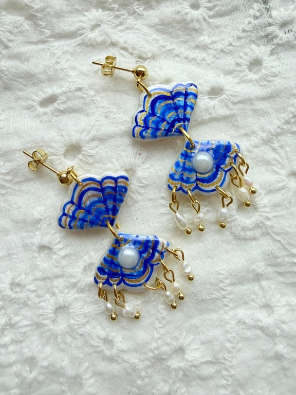 HALI - Dainty Blue Seashell Pearl Statement Earrings