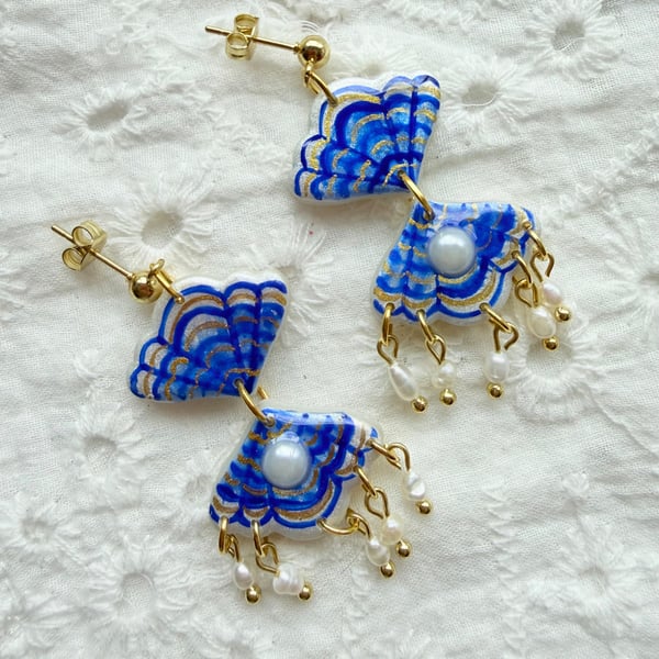 HALI - Dainty Blue Seashell Pearl Statement Earrings