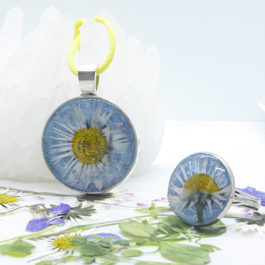 Blue Resin and Daisy Pendant 