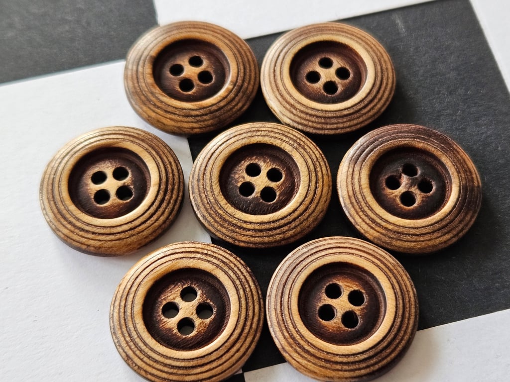 20.3mm 32L Designer Buttons 1980's Bespoke German collection LAST 7