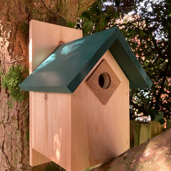 Deluxe apex bird box 