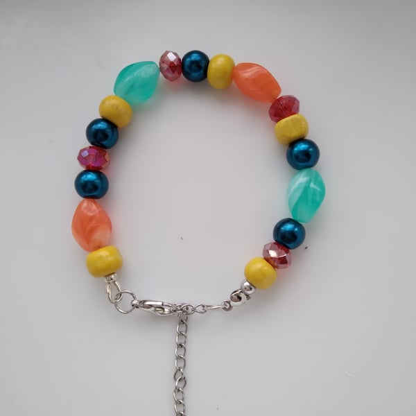 MULTI COLOURED CLASP CHAIN BRACELET
