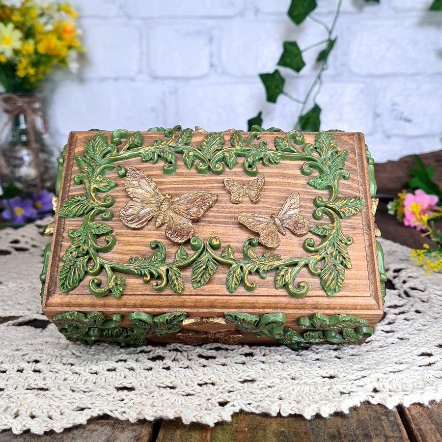 Emerald butterfly box