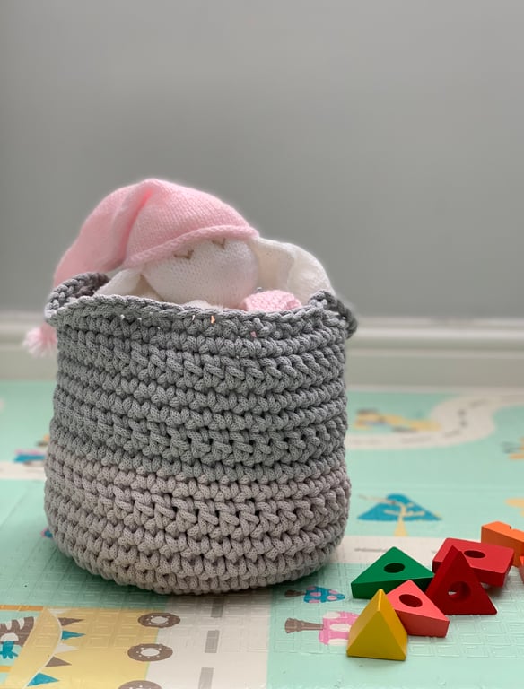 medium basket with handles