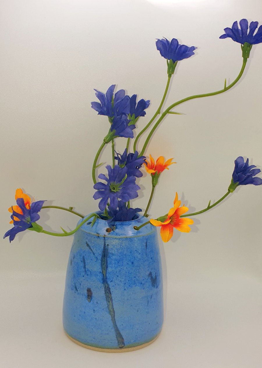 Small bud vase 