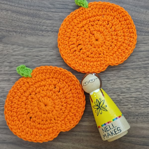 Crochet pumpkin coaster
