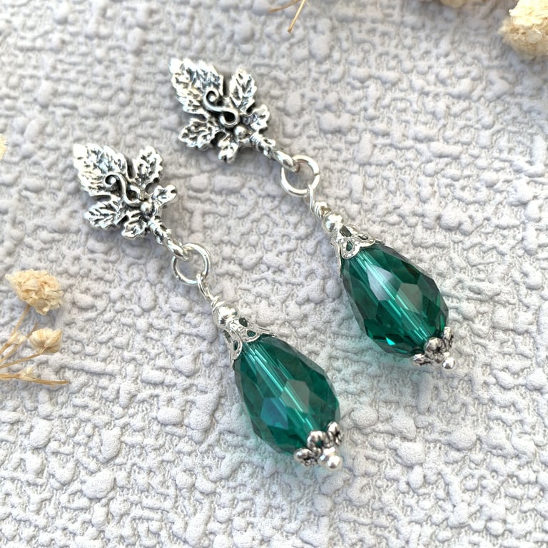 Vintage Style Green Glass Crystal Silver Drop Earrings
