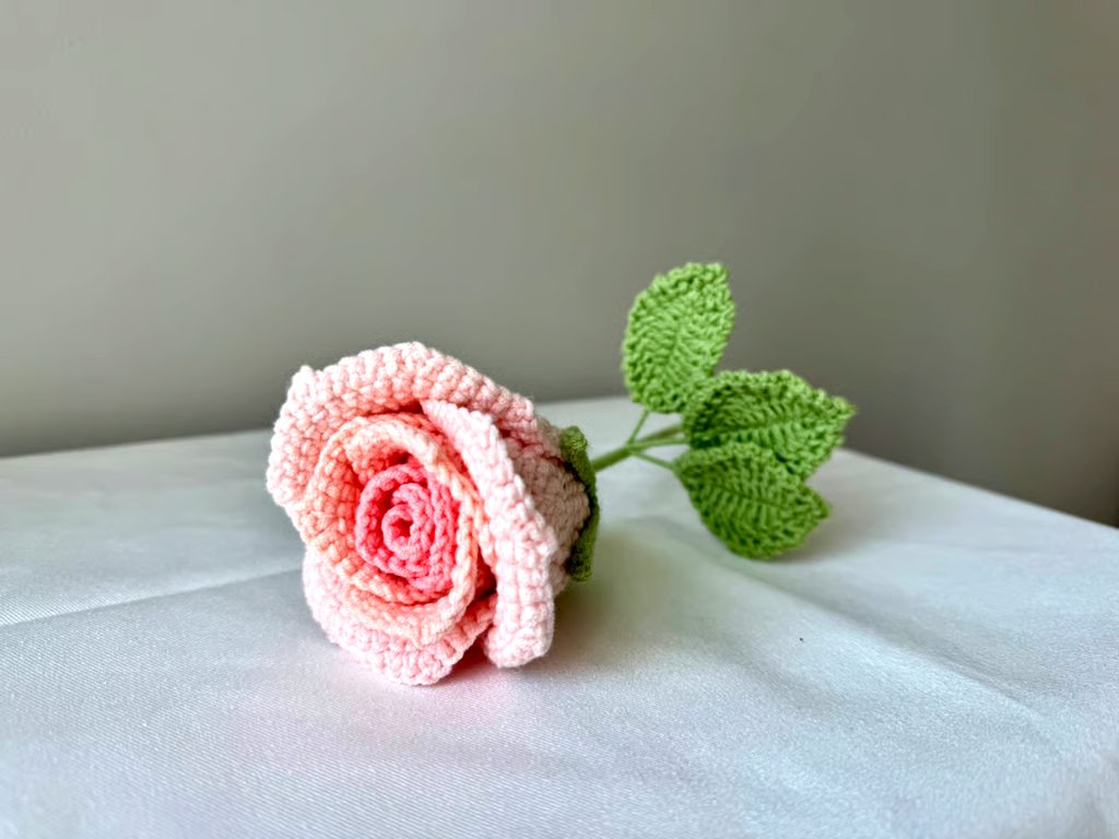 Crochet pink rose with 3 leaves ,pink flower