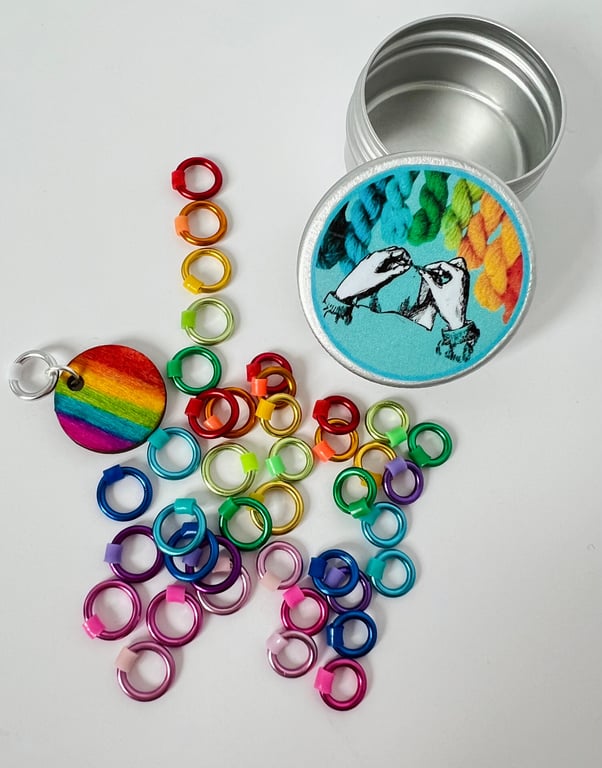 Knitting Set 40 Markers and tin - Yarn Rainbow