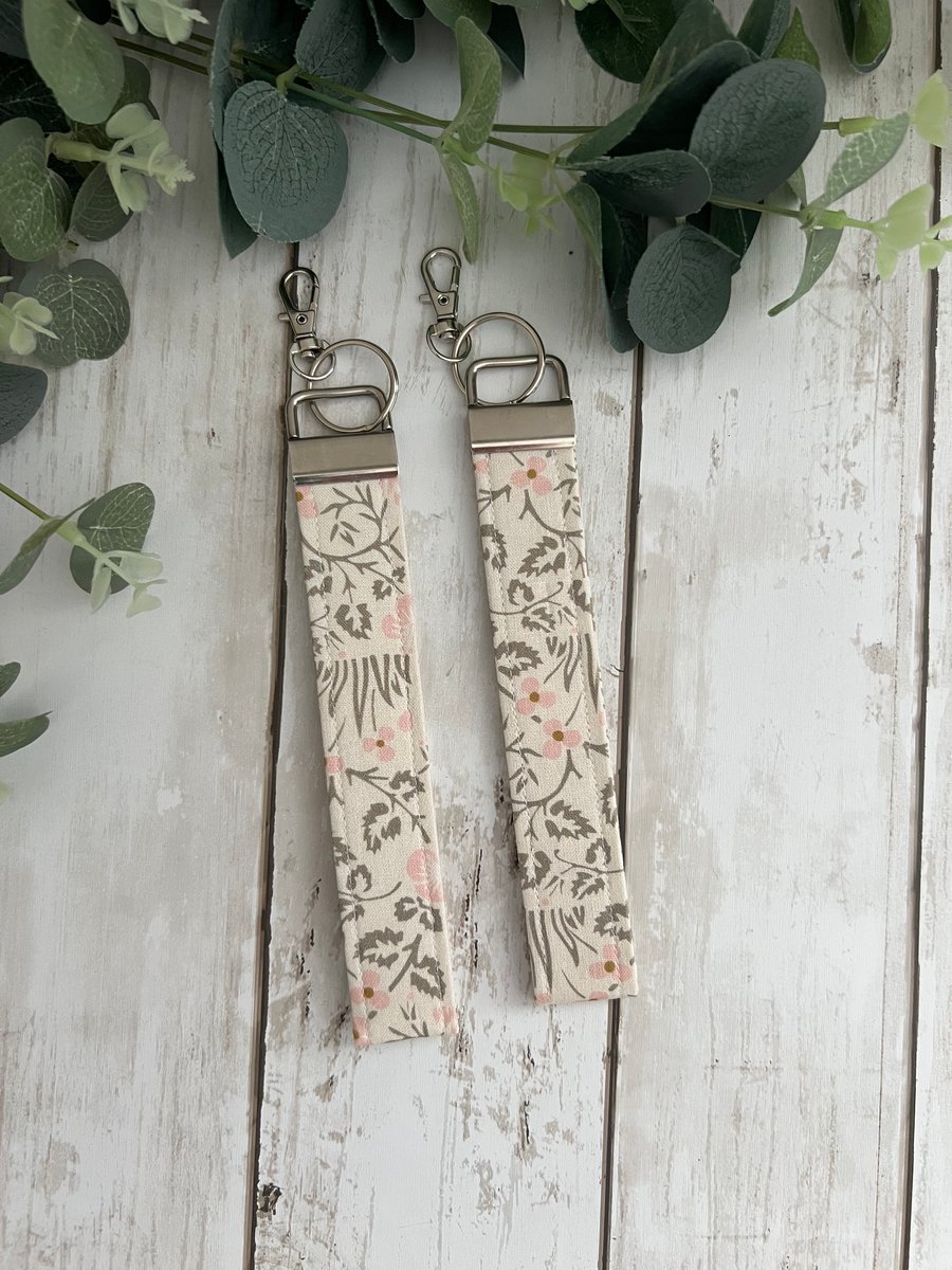 Key Fob Wristlet Set in William Morris Fabric, Bag Strap, Key Chain