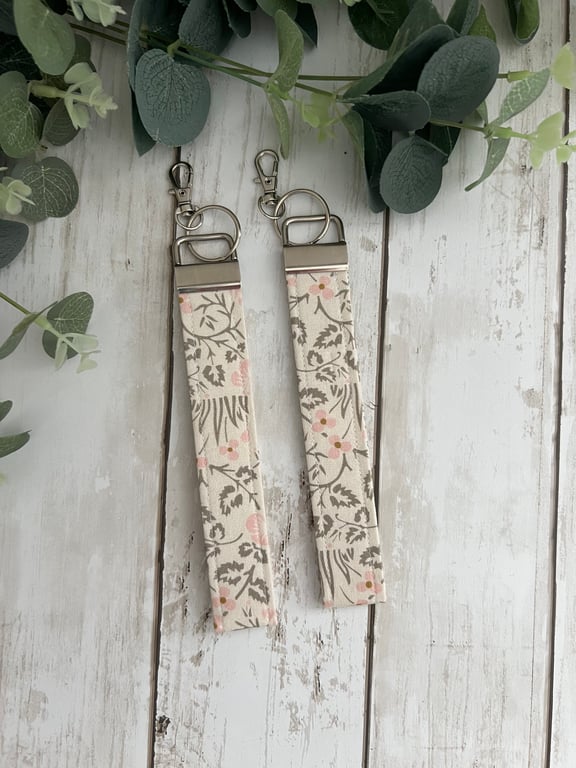 Key Fob Wristlet Set in William Morris Fabric, Bag Strap, Key Chain