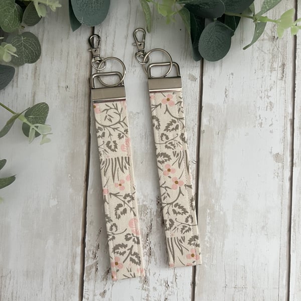Key Fob Wristlet Set in William Morris Fabric, Bag Strap, Key Chain