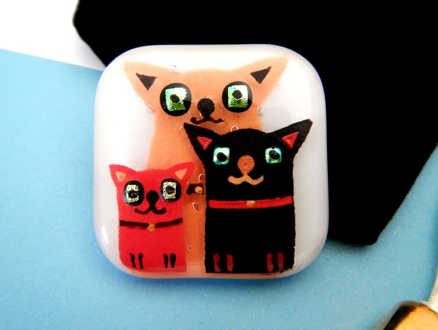 Handmade Fused Glass 'Cats' Brooch