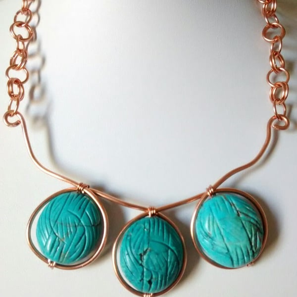 BLUE MAGNESITE PEBBLE AND COPPER NECKLACE - FREE SHIPPING WORLDWIDE