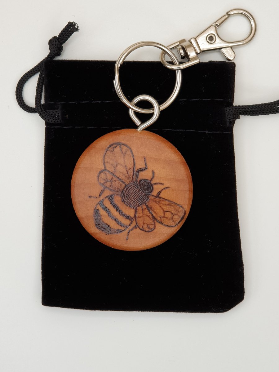 SECONDS SUNDAY SALE Pyrography Bee keyring,  round wooden keyring 