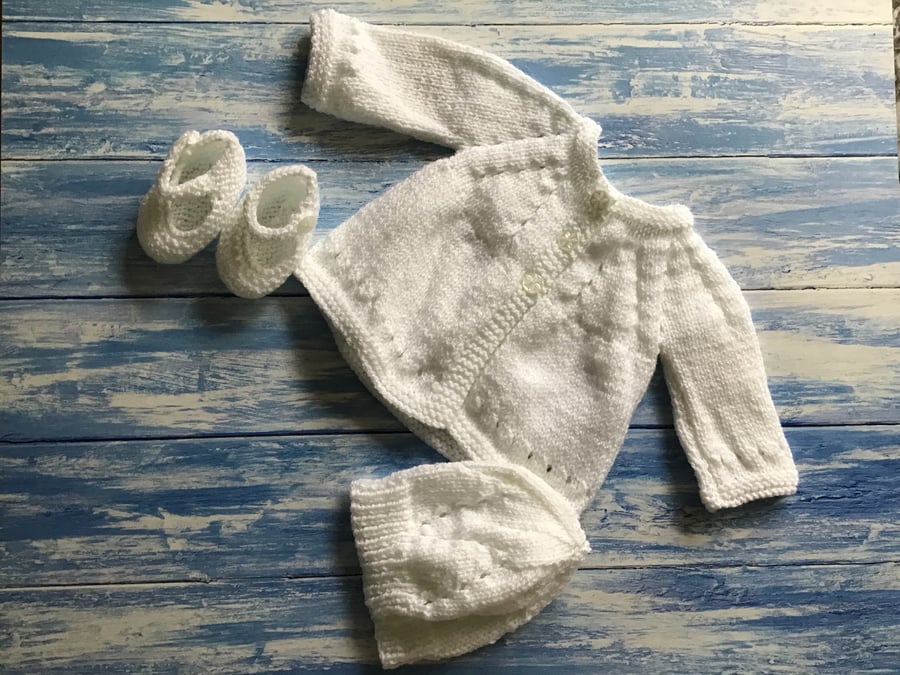 Hand knitted newborn baby set in white