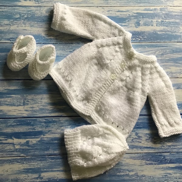 Hand knitted newborn baby set in white