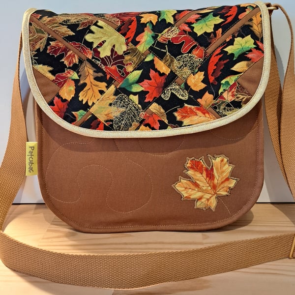 Patchwork handbag, Autumn leafs on fawn brown 